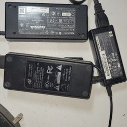 AC adapter  19.5v