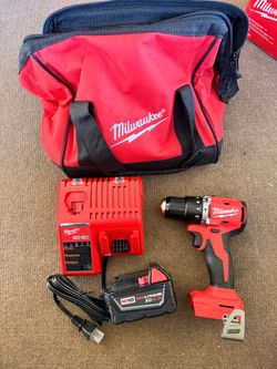 Milwaukee 18v hammer drill/driver