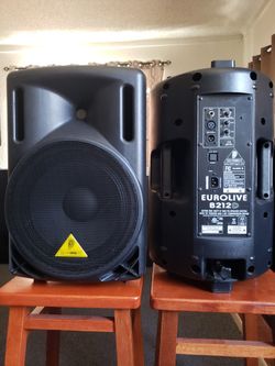 BEHRINGER B212D SPEAKERS