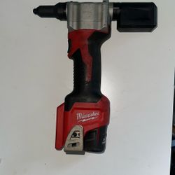 Milwaukee Rivet Tool