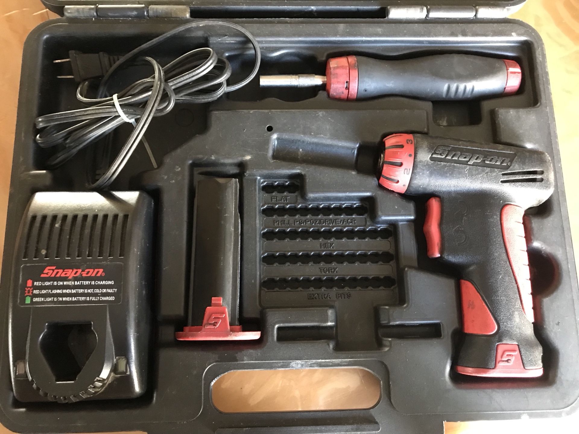Snap On CTS561CLSK 7.2 V Cordless Screwdriver Driver 2 Batteries