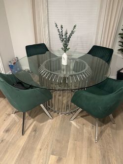 Veena 5pcs Round Glass Top Dining Table Set Chrome