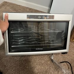 Emerson 8 bottler Wine Cooler 