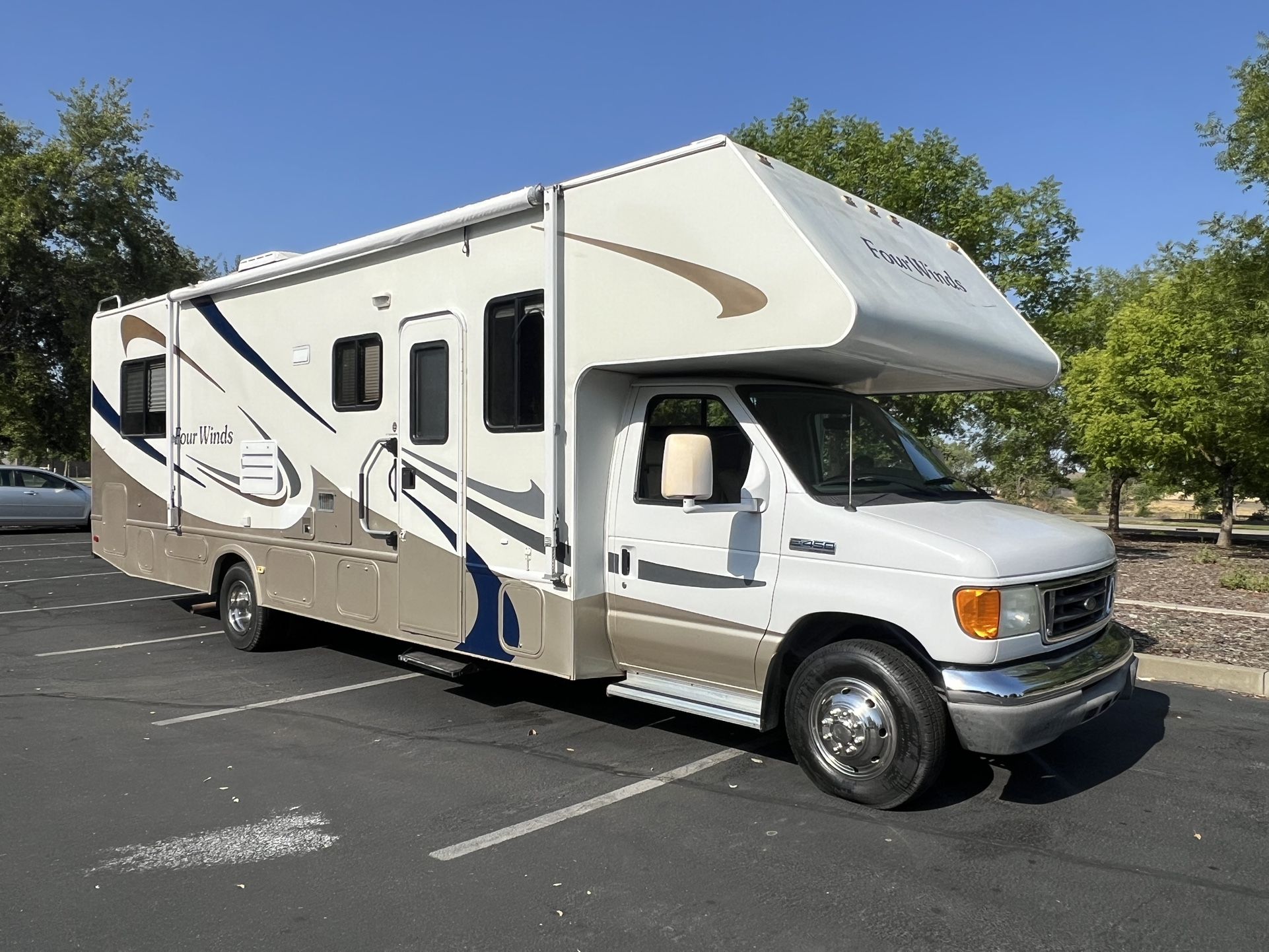 2006 Four Winds Class C Motorhome, Ford E450