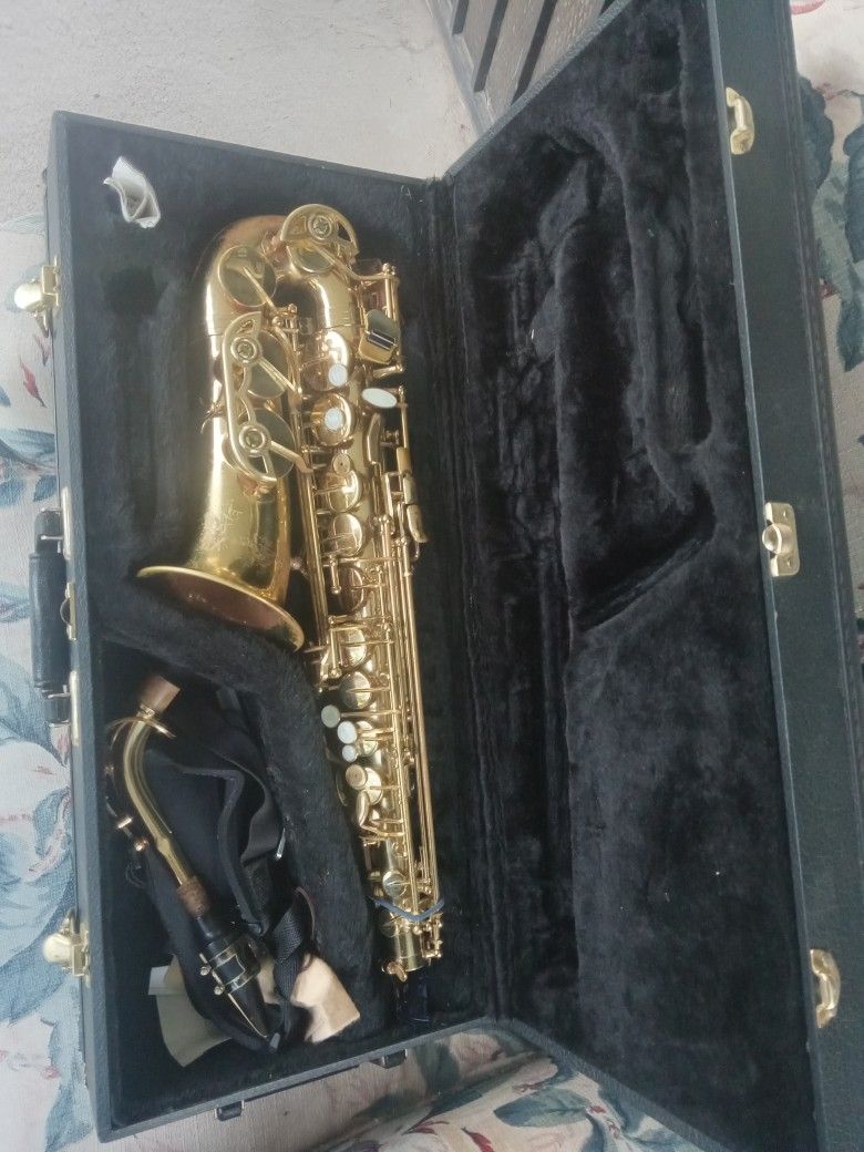 Buescher BU 4 Alto Saxophone 