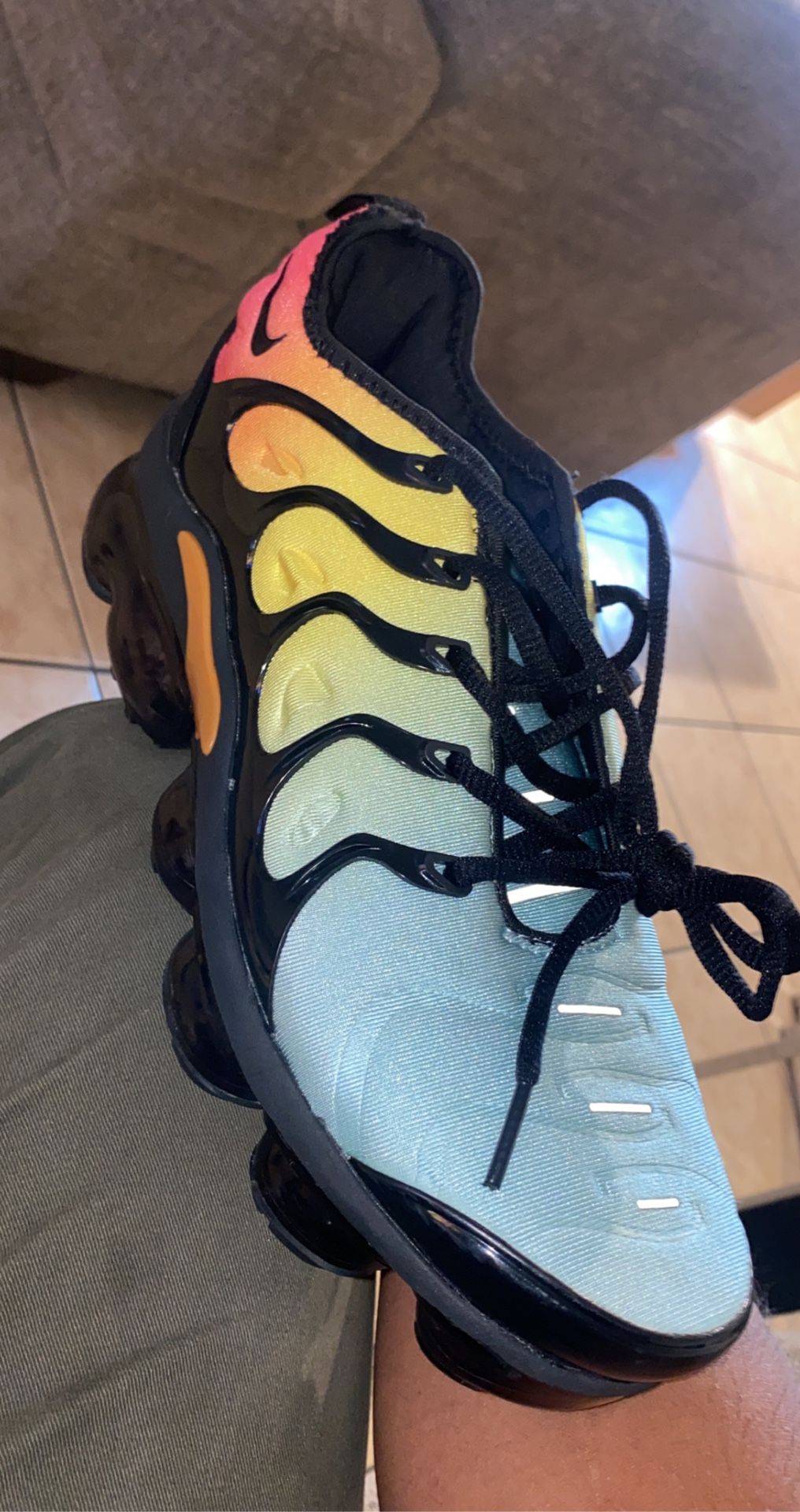 Nike vapormax plus in tropical sunset 2025