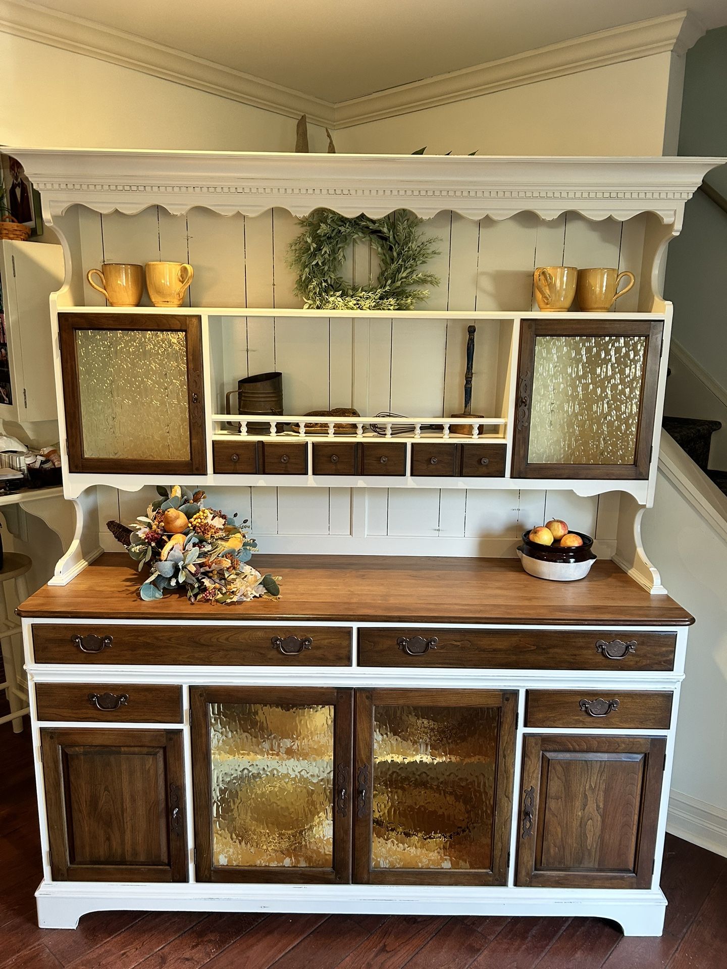 Gorgeous Hutch Makeover *Delivery Is Available *