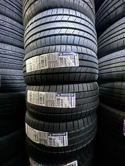 (4) New Tires 2155017 Michelin Defender 2