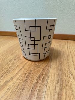 Ceramic planter pot