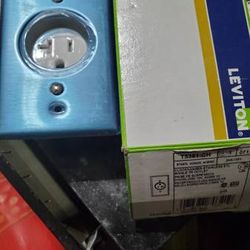 20A Stainless Steel Receptacle