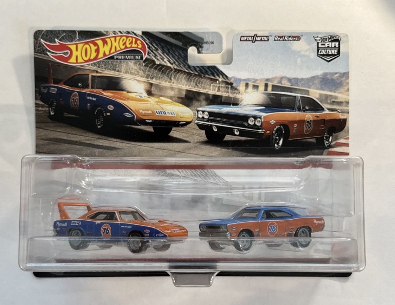 HOT WHEELS 1970 SUPERBIRD & ROADRUNNER UNION 76 – TARGET EXCLUSIVE 2-PACK – MINT ON CARD