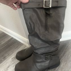 Sz 9 Boots X2 