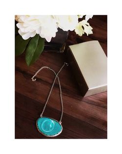 Turquoise stone pendant necklace