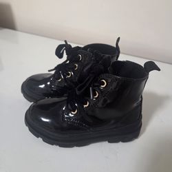 Boots for girls (toddler), like new, size 7.5/ Botas para niña pequeña, como nuevas, numero 7.5