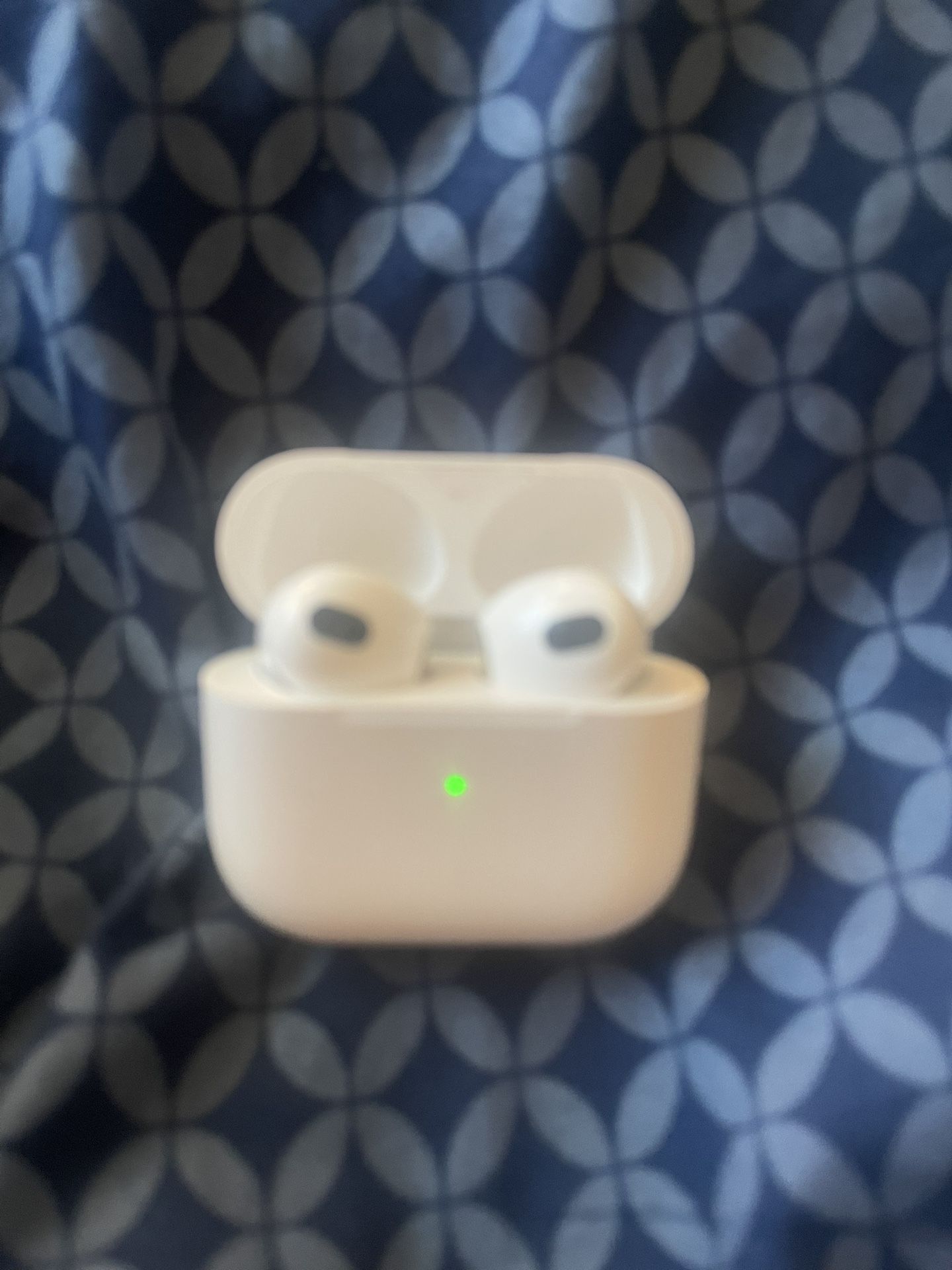 AirPod Gen 3