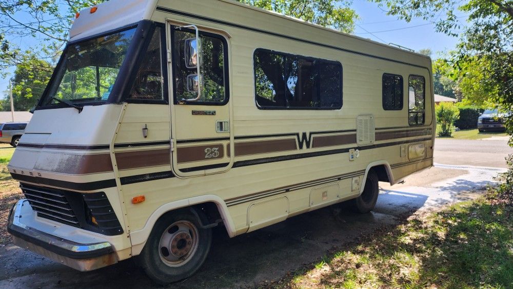 1984 Winnebago Chieftain