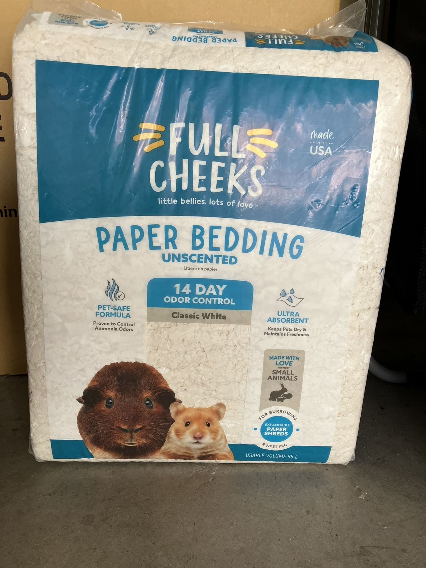 Full Cheeks Unscented White Paper Bedding 85L