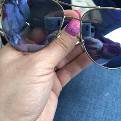 Tory Birch Sunglasses.. LIKE NEW!!