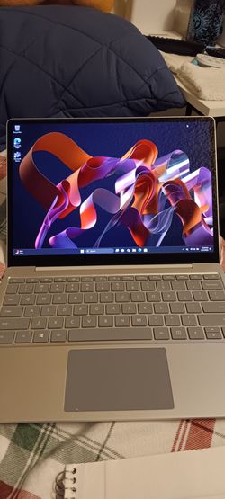 Microsoft Surface Laptop 11 Pro