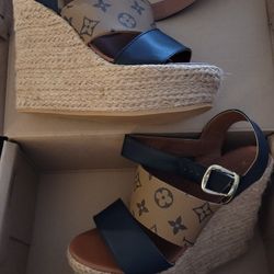 Beautiful Wedges Size 8