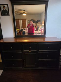 Dresser drawer