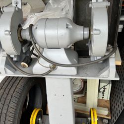 Heavy duty Grinder on stand 220 volt