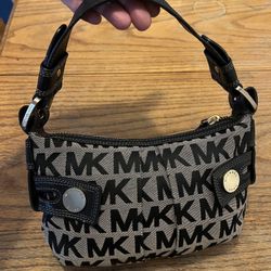 Michael Kors Mini Purse In Excellent Condition Really Clean Inside