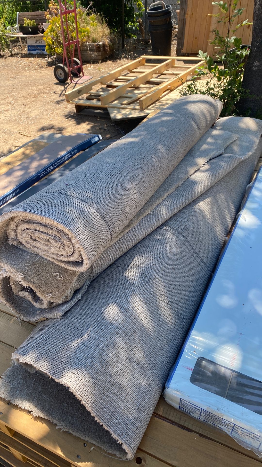Laminate/carpet