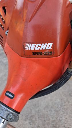 ECHO SRM-225 WEEDEATER.