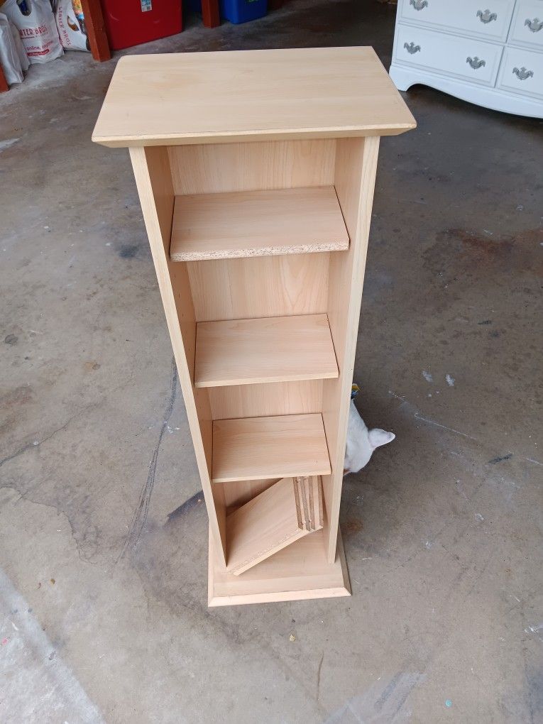 Small Cabinet Has 7 Adjustable Shelfs 