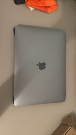MacBook Pro 13 inch 2019 core i5 very good condition