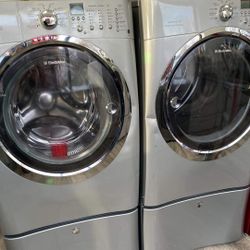 Electrolux Washer And Gas Dryer Set For $775