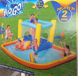 H2O Inflatable Water play set w/ blower