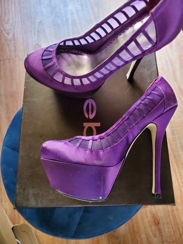Bebe Sofia heels size 8 purple satin