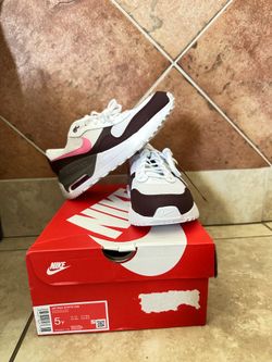 Nike new 5y