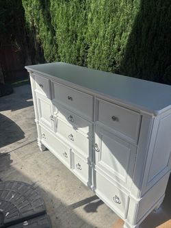 Beautiful white dresses very good condition