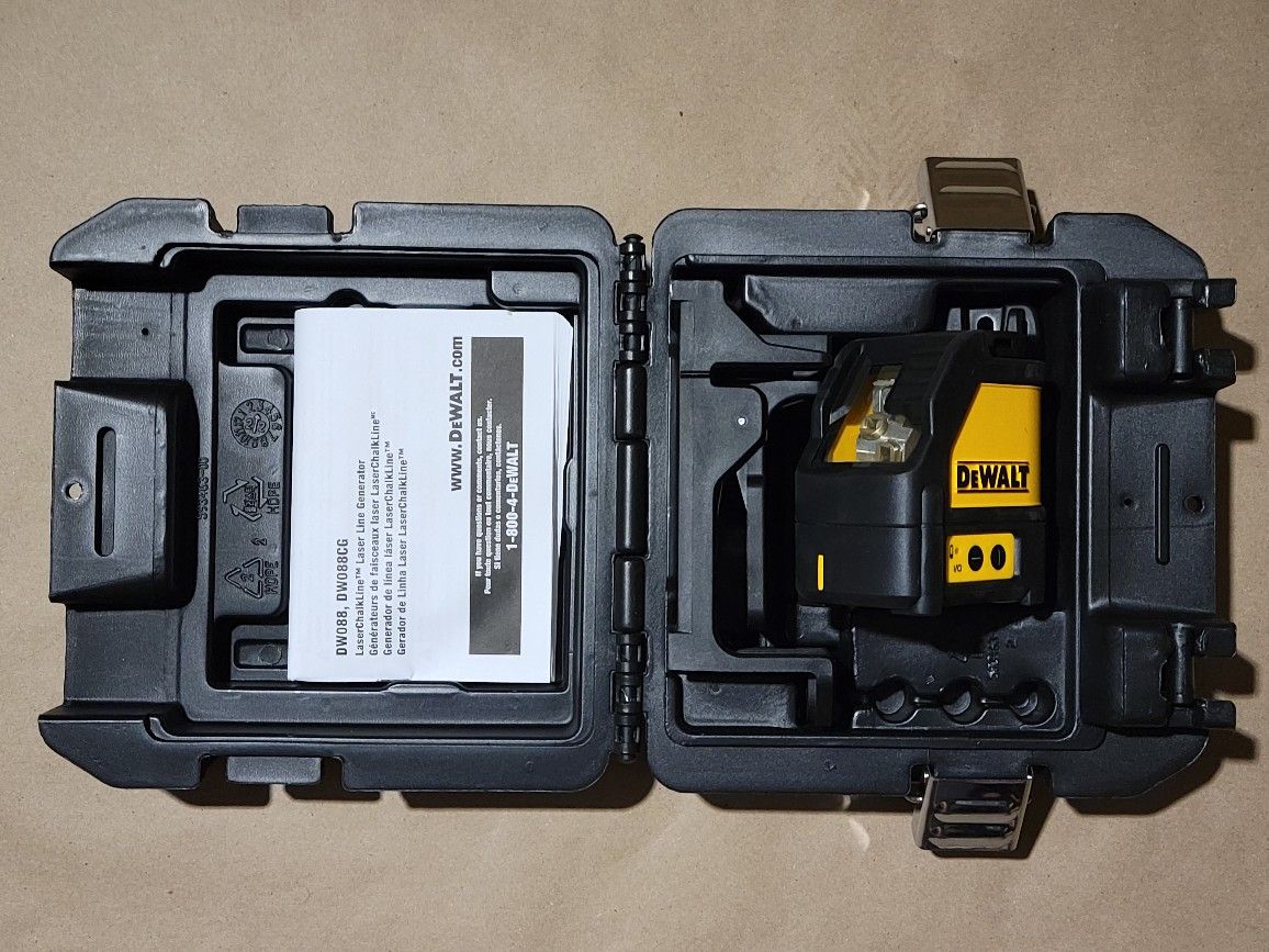 DEWALT
DW088CG
100 ft. Green Self-Leveling Cross Line Laser Level with (3) AA Batteries & Case

