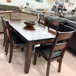 Mantello Cherry Extendable Dining Set (Dining table and Chairs