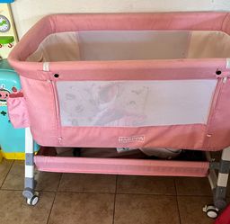 Harppa baby playpen/crib