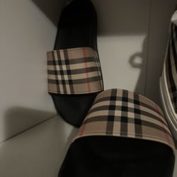 burberry slides (women)