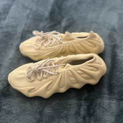 Yeezys $100