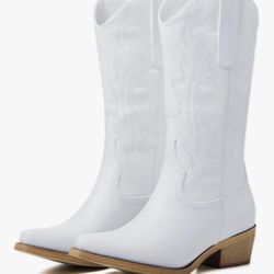 Brand New White Cowboy Boots (Size 6)