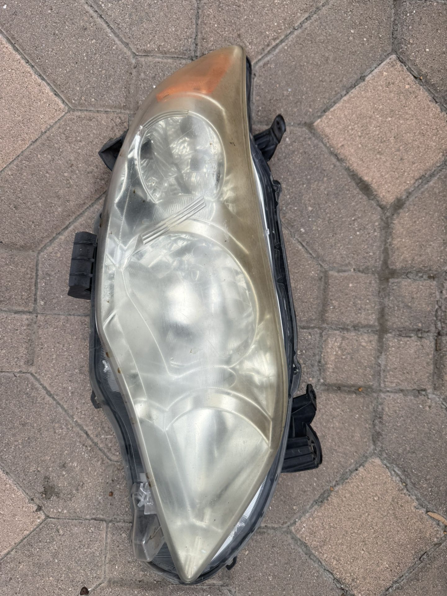 11-13 Toyota Corolla Sedan Passenger Headlight Japan Built