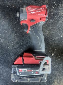 Milwaukee Impact With 2 Batteries