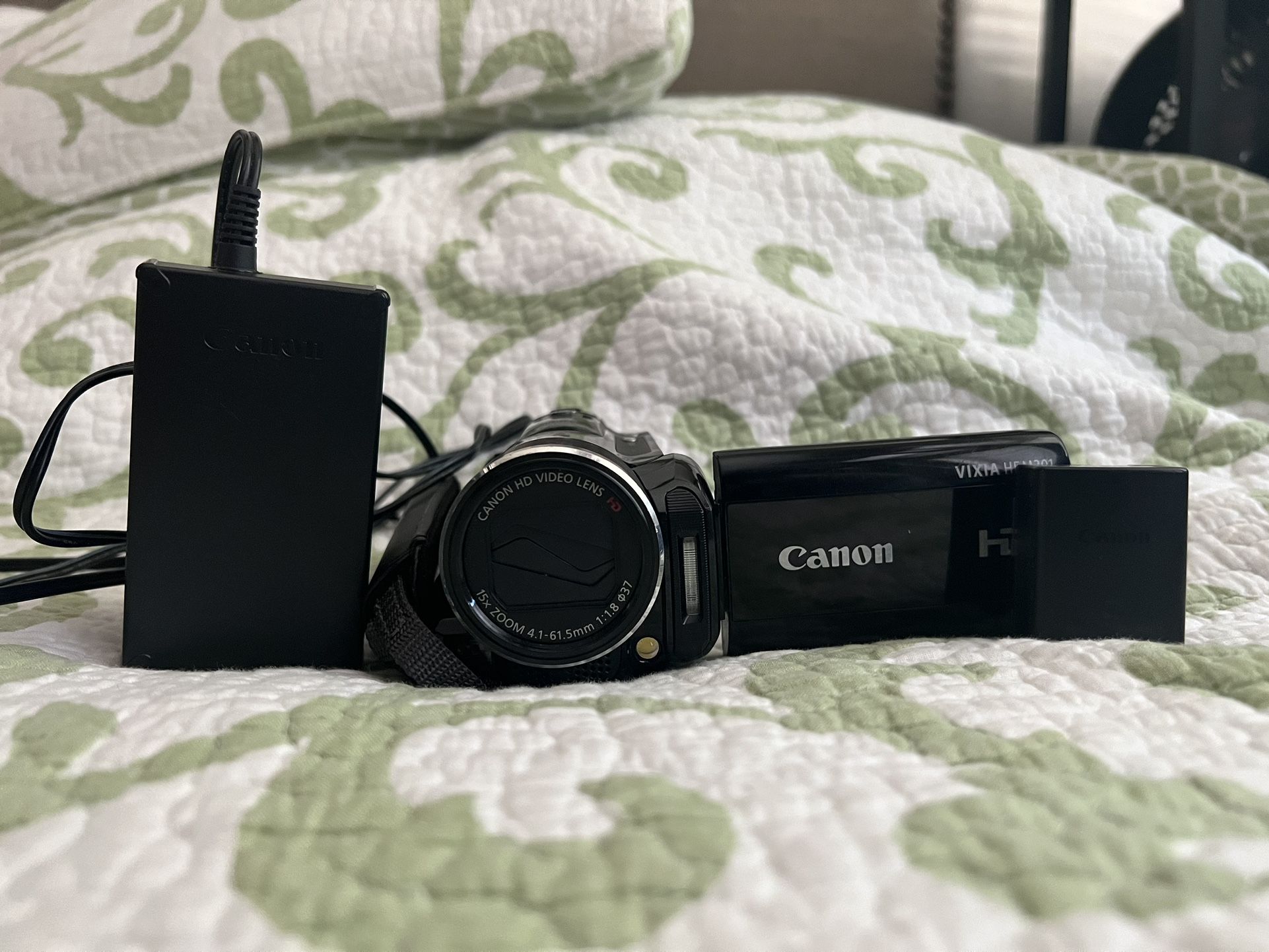 Canon VIXIA HF M301 CMOS HD Digital Video Camcorder