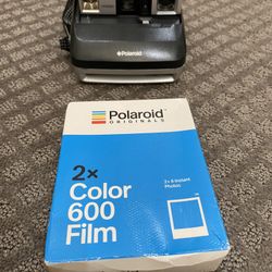 Polaroid One 600 + (2) Polaroid 600 Film - 8 Pack + Polaroid Bag