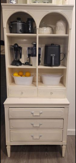 $80 Vintage 1970's Dixie Cabinet (See Pics For Measurements)