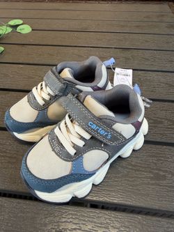 Carter’s baby shoe