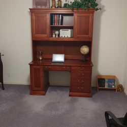 Office Desk With Hutch