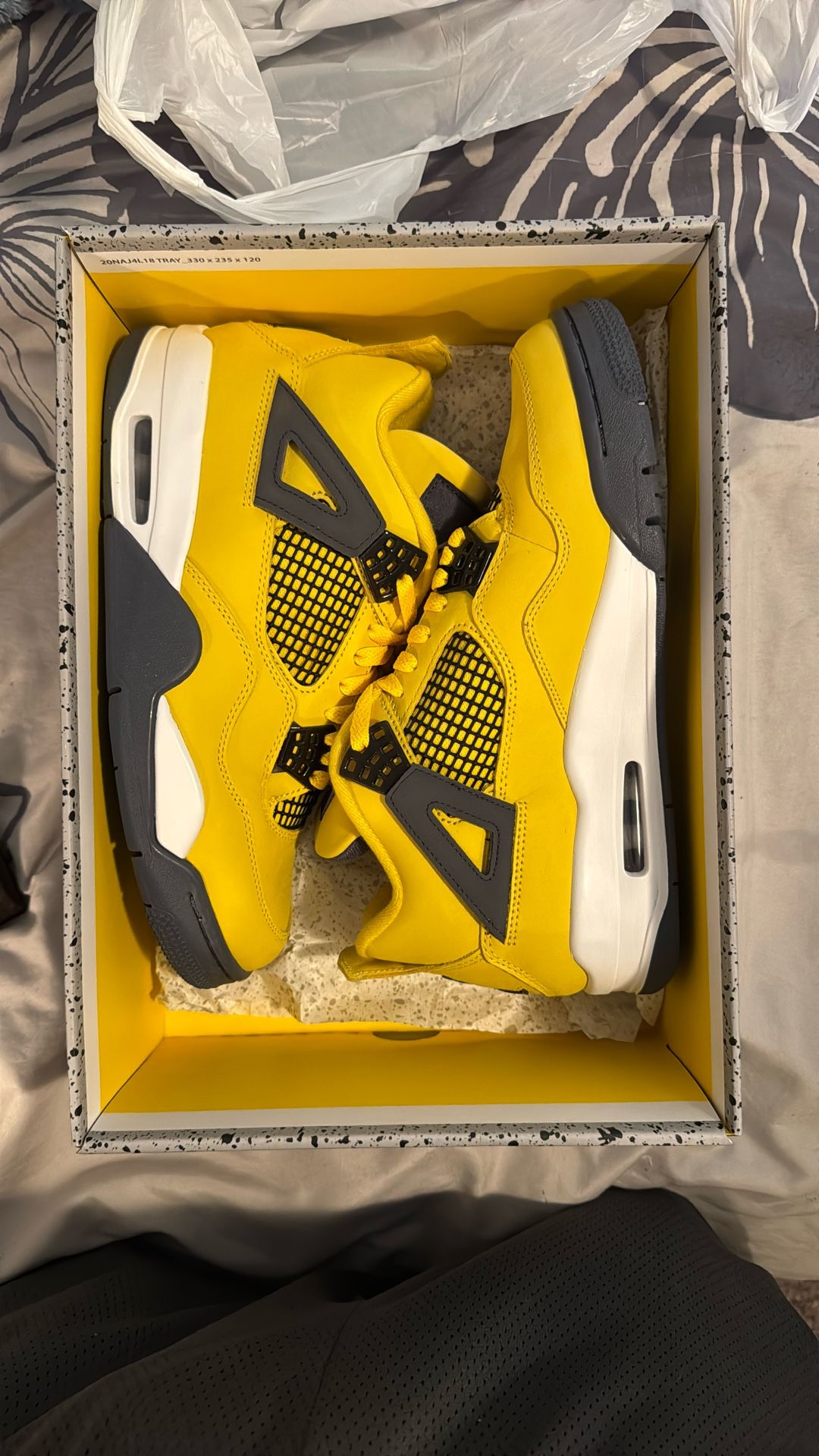 Jordan 4 Retro Lighting Size 9